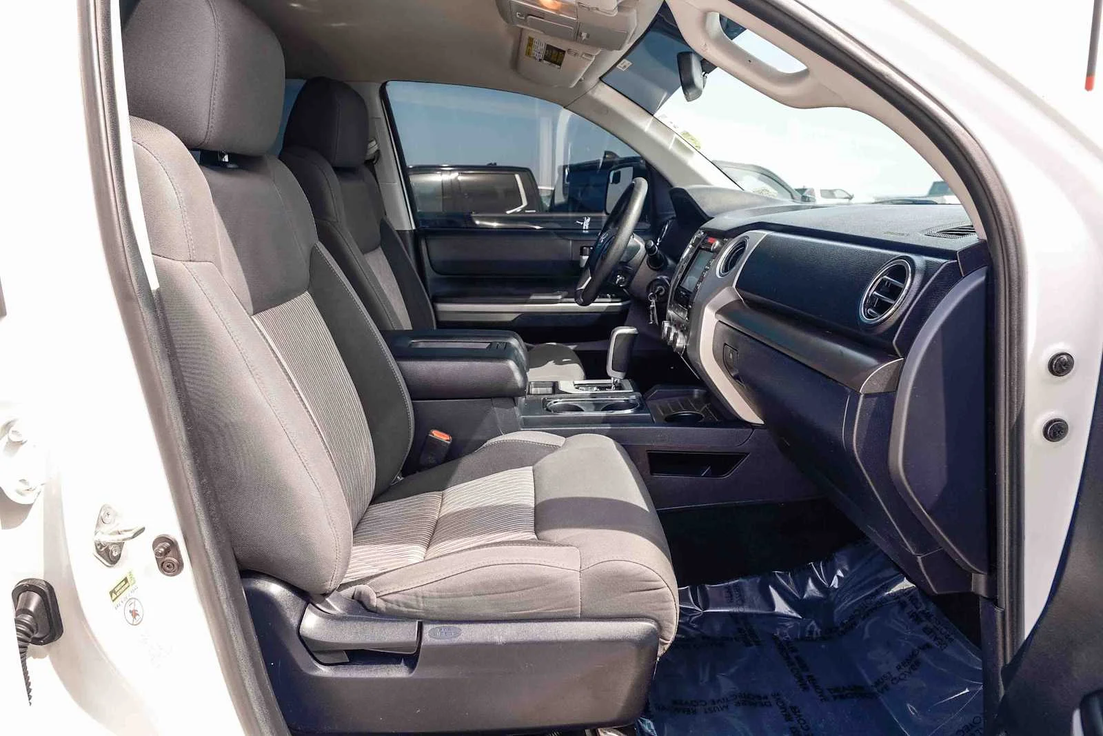 Used 2017 Super White Toyota SR5 image 17