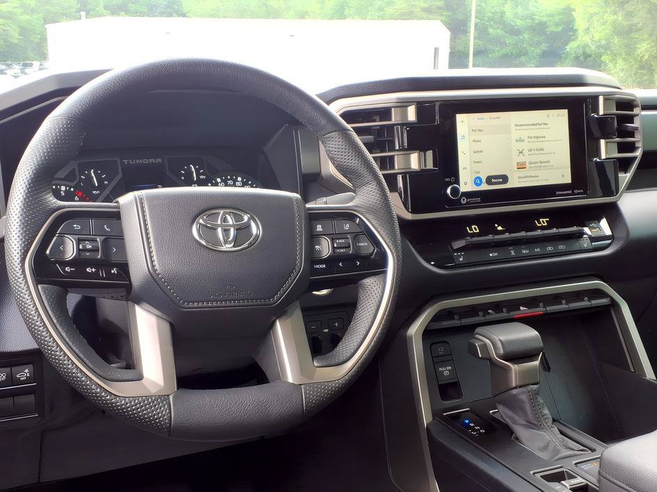 Used 2023 Ice Cap Toyota SR5 image 11
