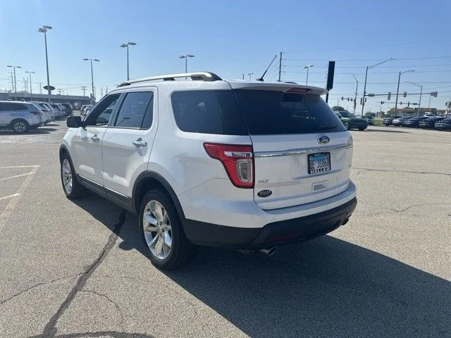 Used 2015 White Ford XLT image 3