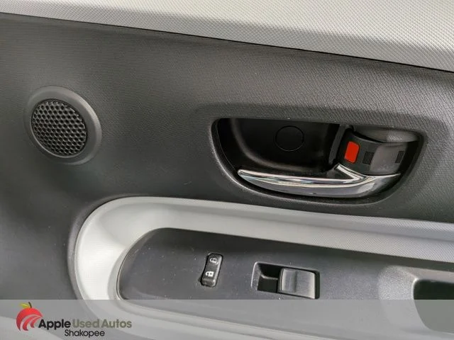 Used 2014  Toyota Two image 33