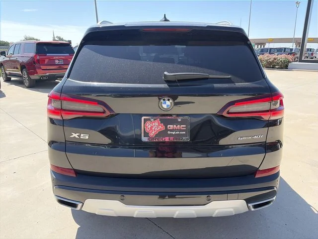 Used 2022 Black BMW sDrive40i image 6