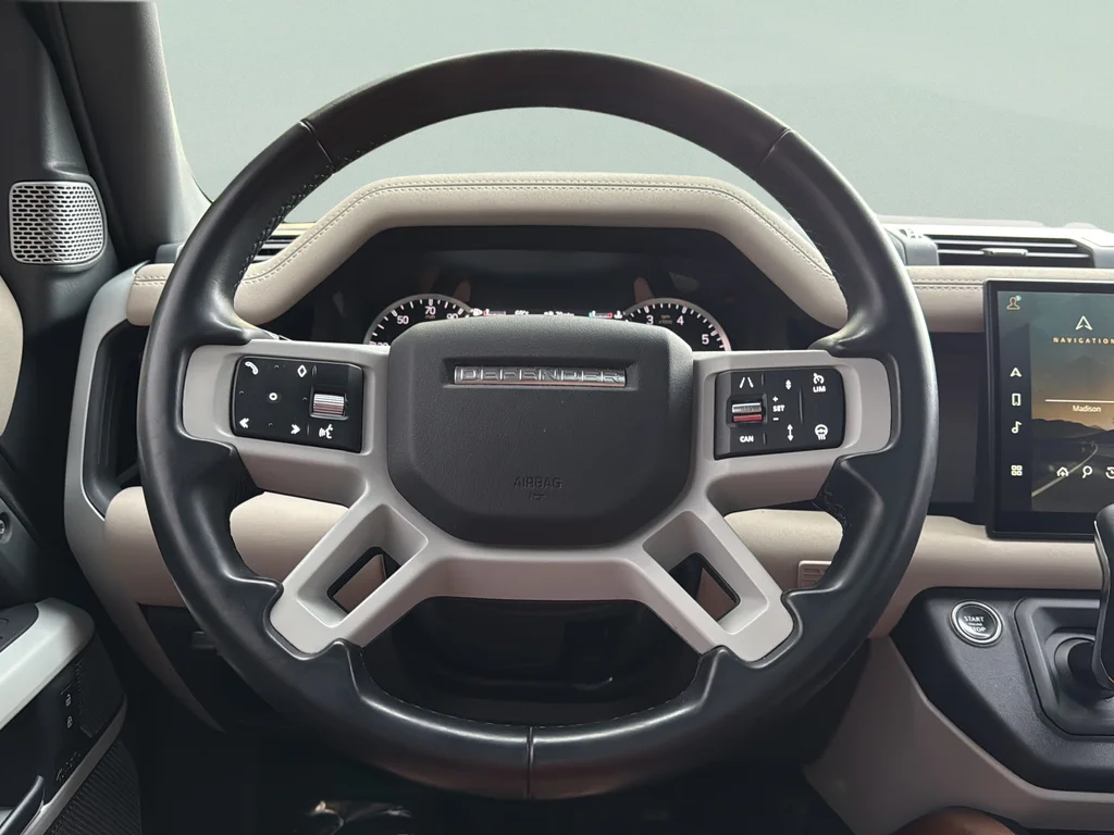 Used 2023 Gray Land Rover X-Dynamic SE image 28
