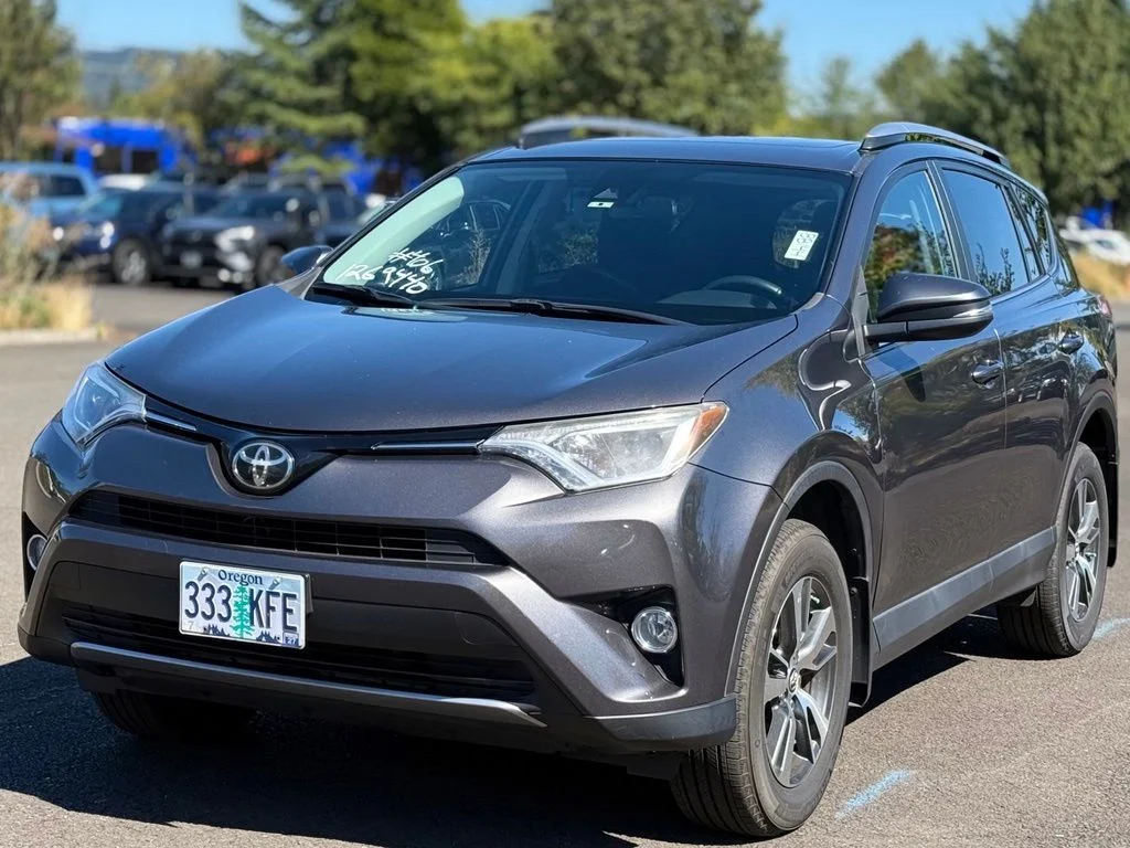 Used 2017 Gray Toyota XLE image 1