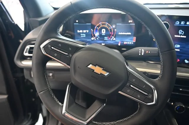 New 2026 Mosaic Black Metallic Chevrolet LT image 21