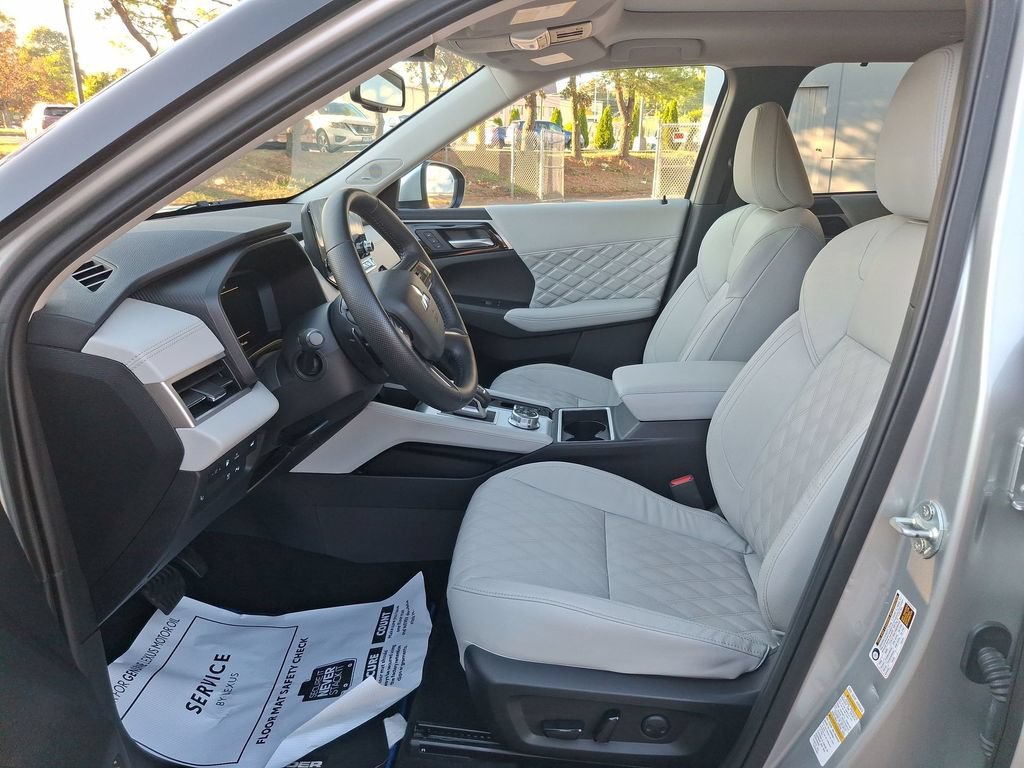 Used 2024 Mitsubishi Outlander Plug-In Hybrid SUV