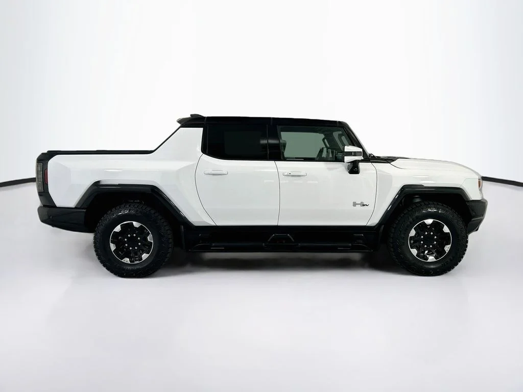 Used 2023 White GMC Edition 1 image 4