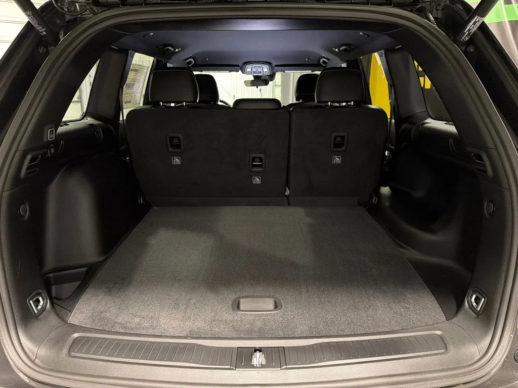 New 2026 Baltic Gray Metallic Clear-Coat Exterior Paint Jeep Laredo Altitude image 38