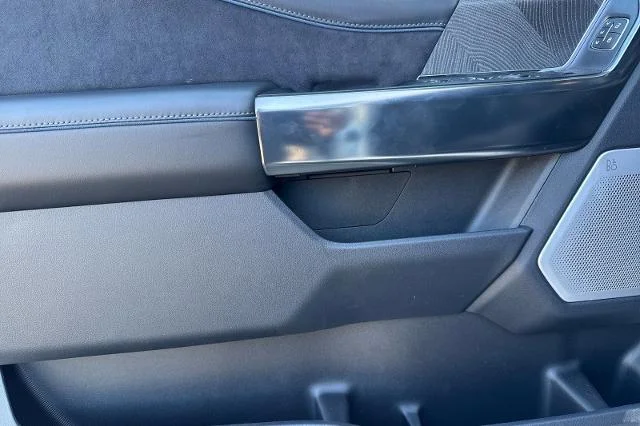 2025 Ford F-250 Super Duty Platinum - Photo 30