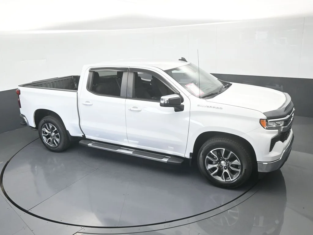 Used 2022 Summit White Chevrolet LT image 53