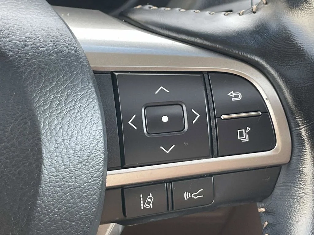 Used 2023 White Lexus 460 image 31