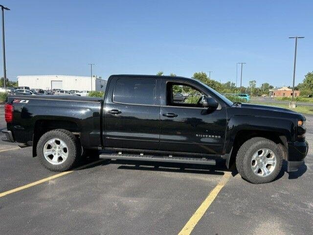 Used 2018 Black Chevrolet LT image 16
