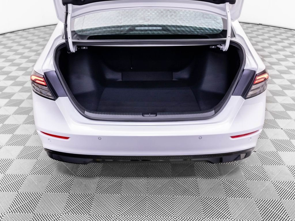 New 2026 Platinum White Pearl Honda EX-L image 33
