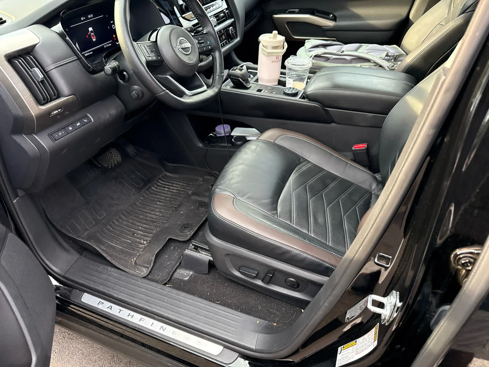 Used 2024 Super Black Nissan Platinum image 7