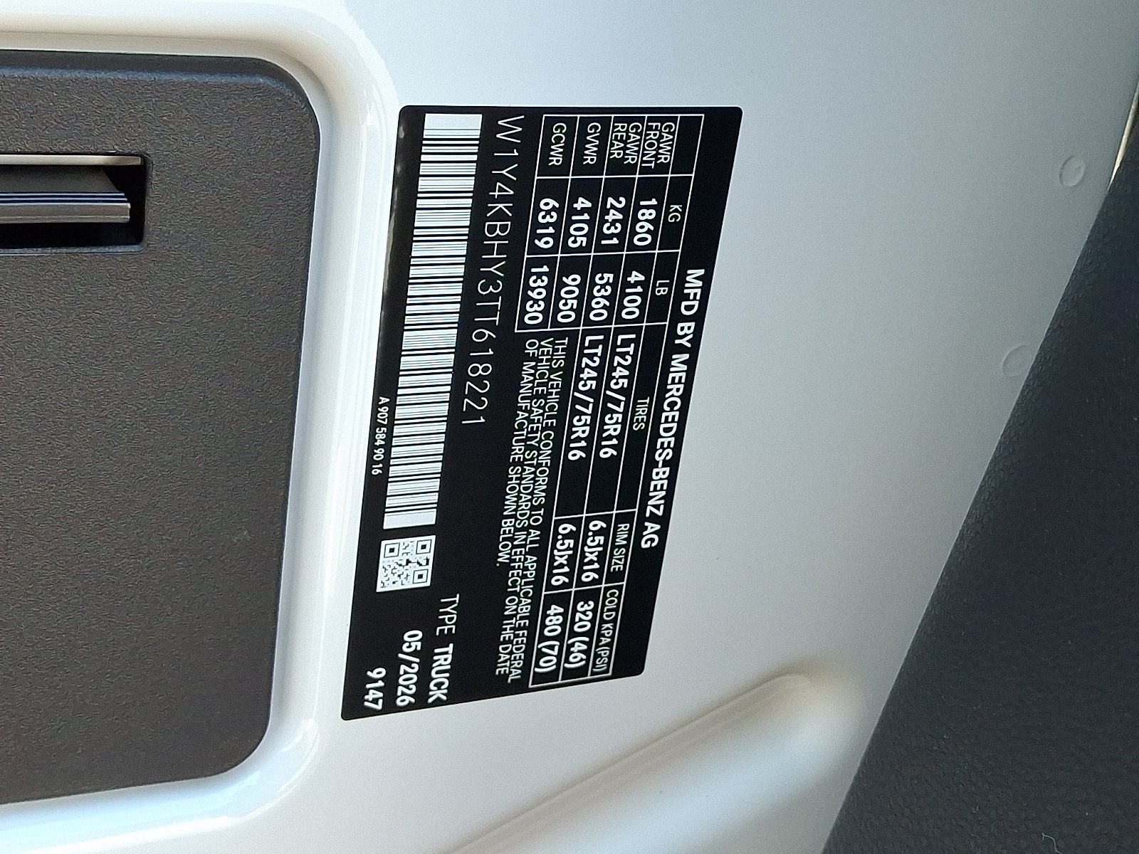 New 2026 Arctic White Mercedes-Benz Standard Roof 4-Cyl Diesel image 20