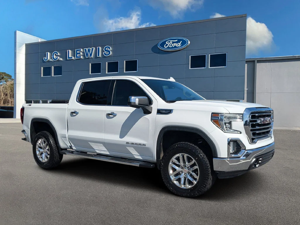 Used 2021 White GMC SLT image 1