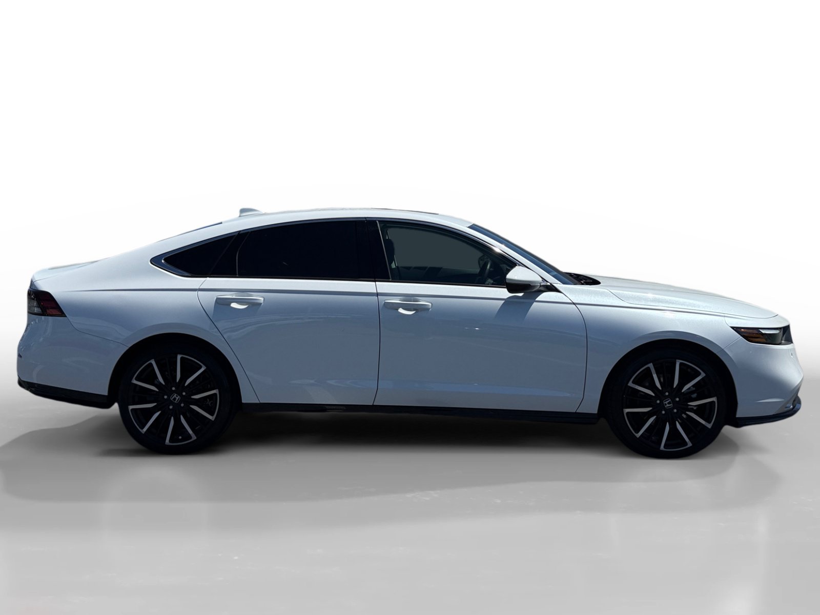Used 2025 White Honda Touring image 6