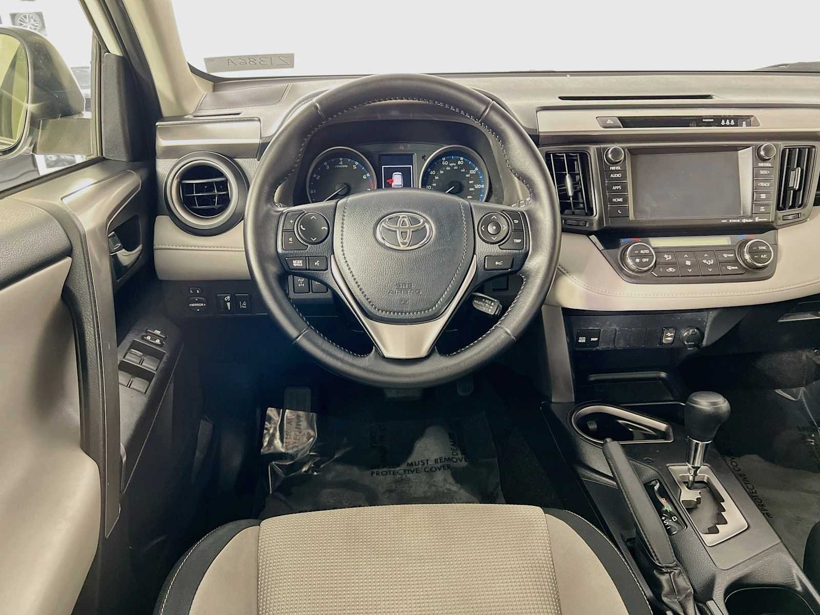 Used 2017 Super White Toyota XLE image 22