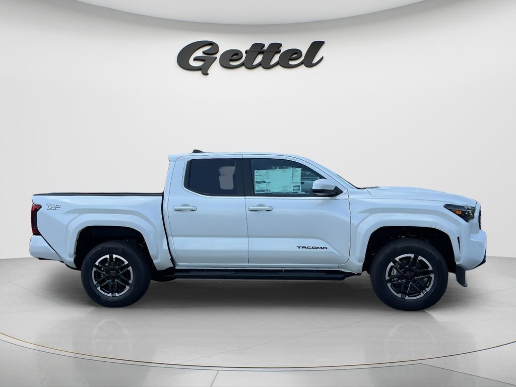 New 2026 Wind Chill Pearl <sup>1</sup> Toyota  TRD Sport image 4