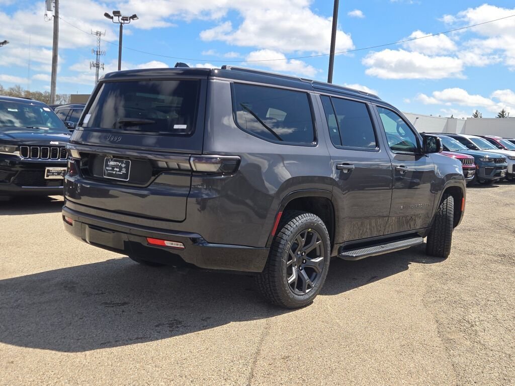 New 2026 Baltic-Gray Metallic Clear-Coat Exterior Paint Jeep Upland image 13