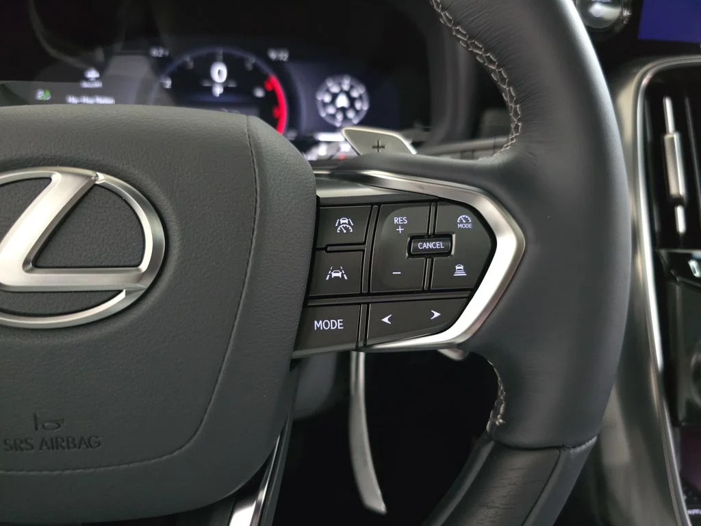 New 2026  Lexus 700h Luxury image 18