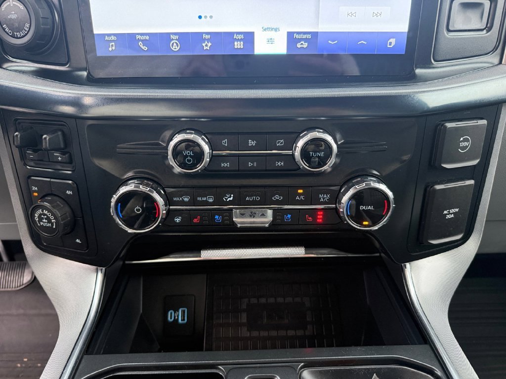 Used 2022 White Ford  image 23