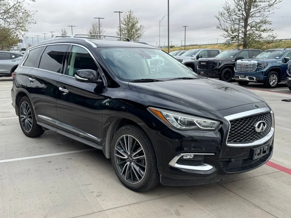 Used 2020 Black INFINITI LUXE image 4