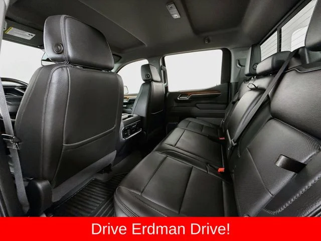 Used 2022 White GMC Denali image 10