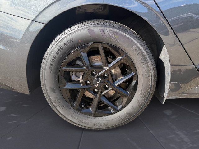 Used 2025 Gray Kia LXS image 44