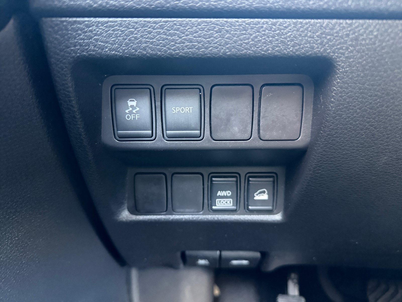 Used 2014 Saharan Sun Nissan S image 17