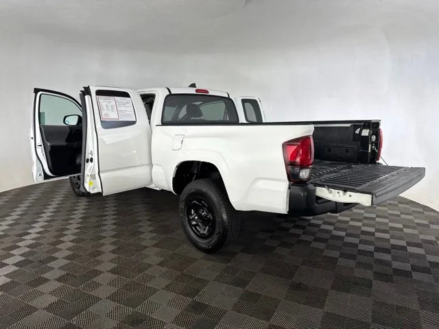 Used 2022 White Toyota SR image 16