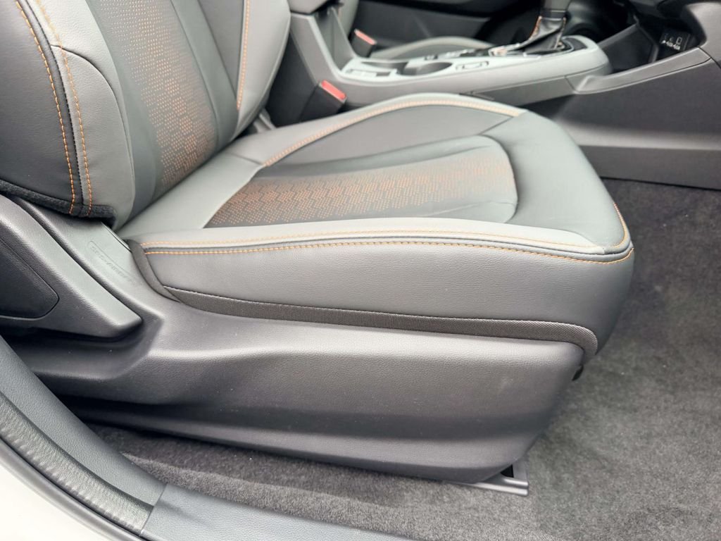 New 2026 CRYSTAL WHITE PEARL Subaru Limited image 9