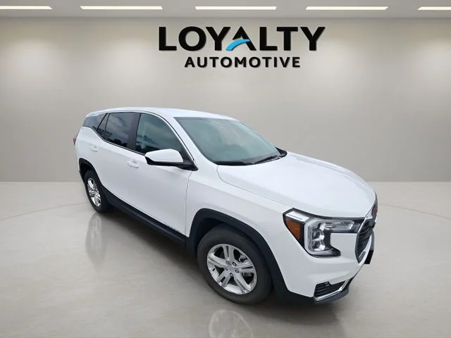 Used 2024 White GMC SLE image 8