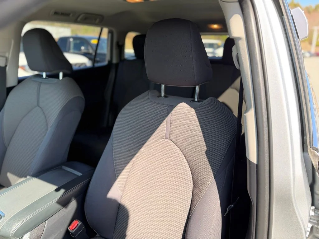 Used 2023 Silver Toyota LE image 13