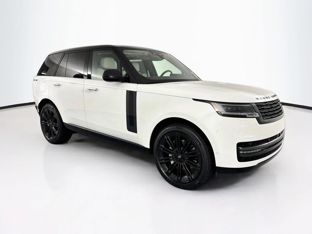 New 2027 Fuji White Land Rover SE image 3