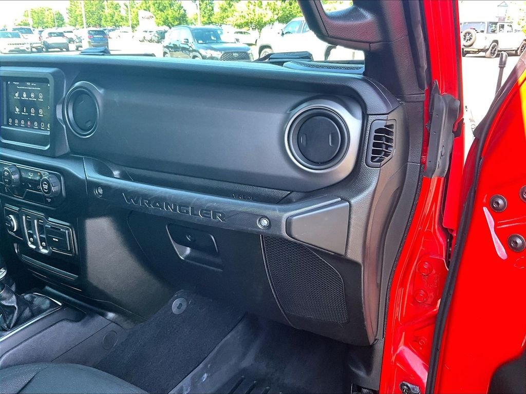 Used 2021 Red Jeep Sport S image 13