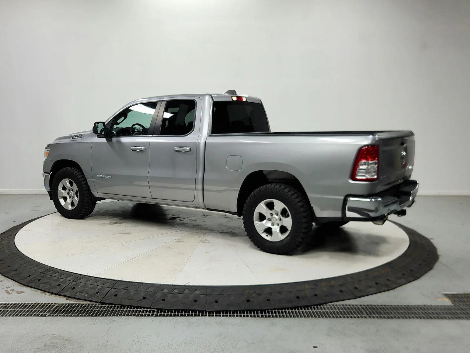Used 2021 Silver Ram Big Horn/Lone Star image 6