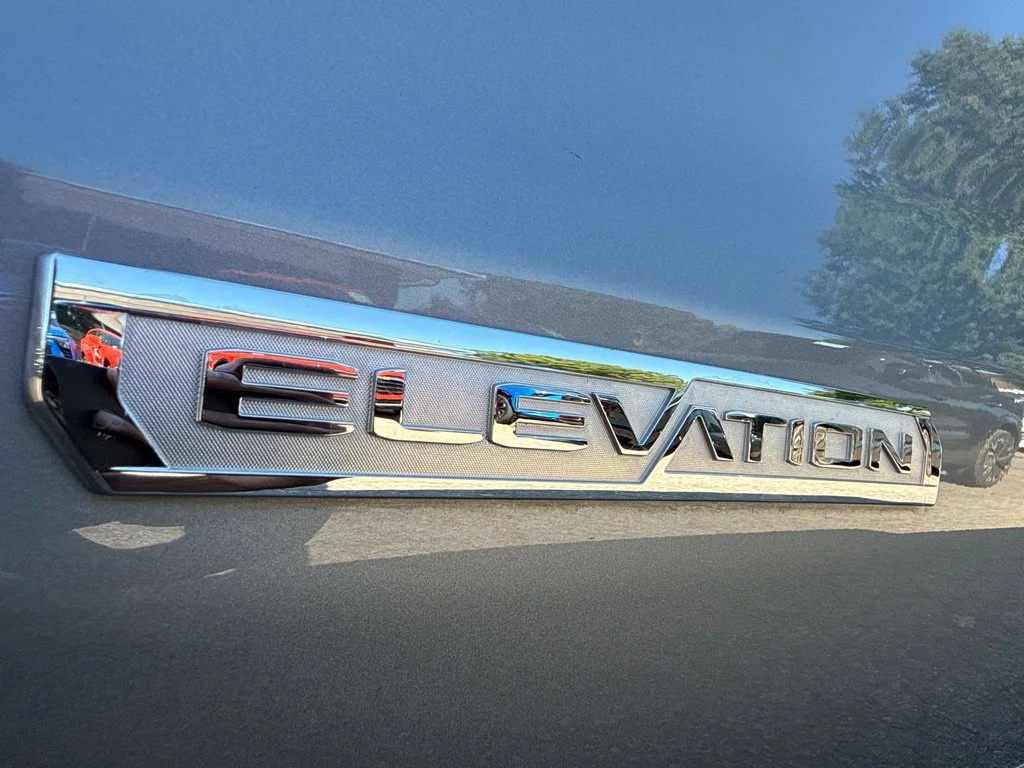 Used 2025 Sterling Metallic GMC Elevation image 36