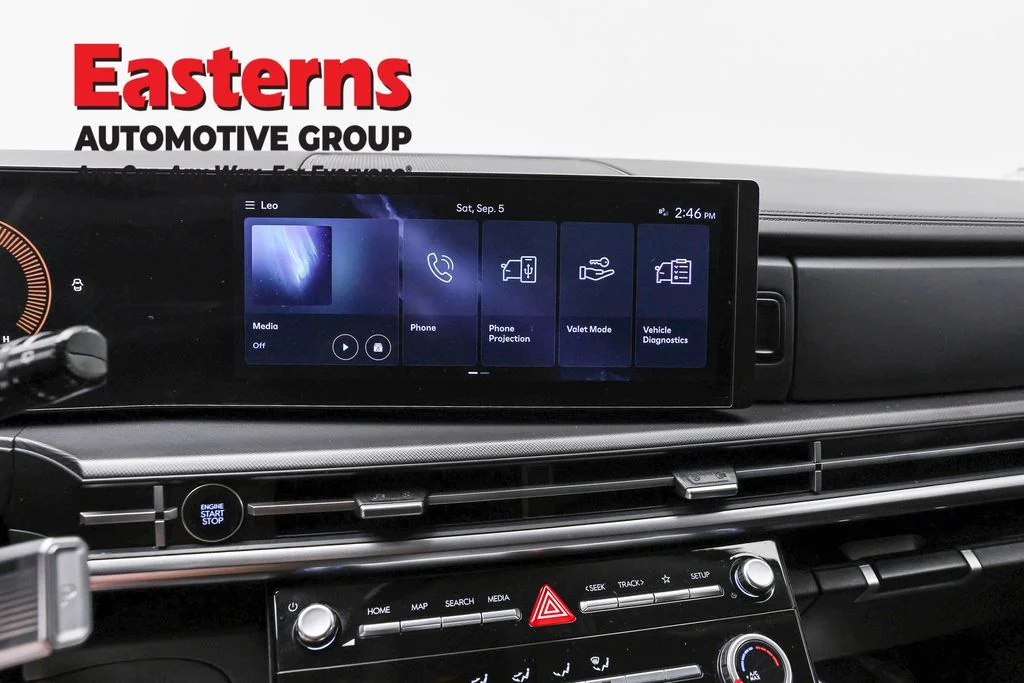 Used 2025 Black Hyundai SE image 11