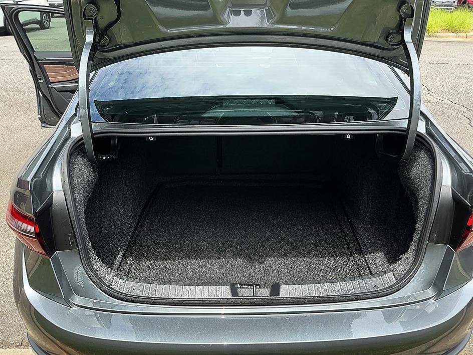 Used 2025 Platinum Gray Metallic Volkswagen SEL image 24