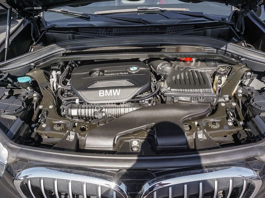 Used 2019 Black BMW xDrive28i image 24