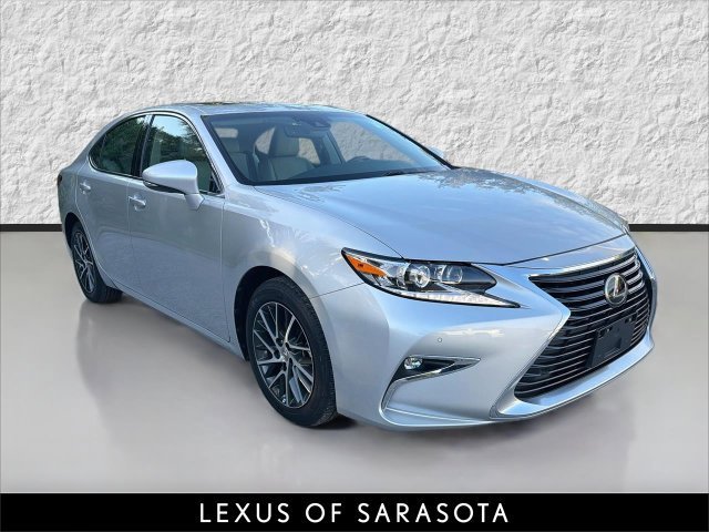 2016 Lexus ES