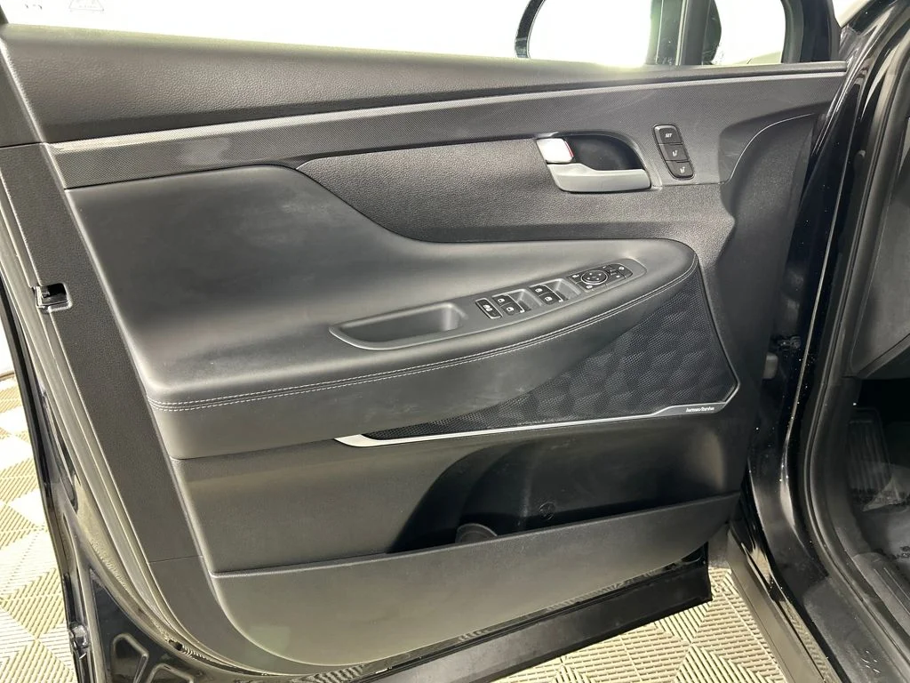Used 2022 Black Hyundai Limited image 19