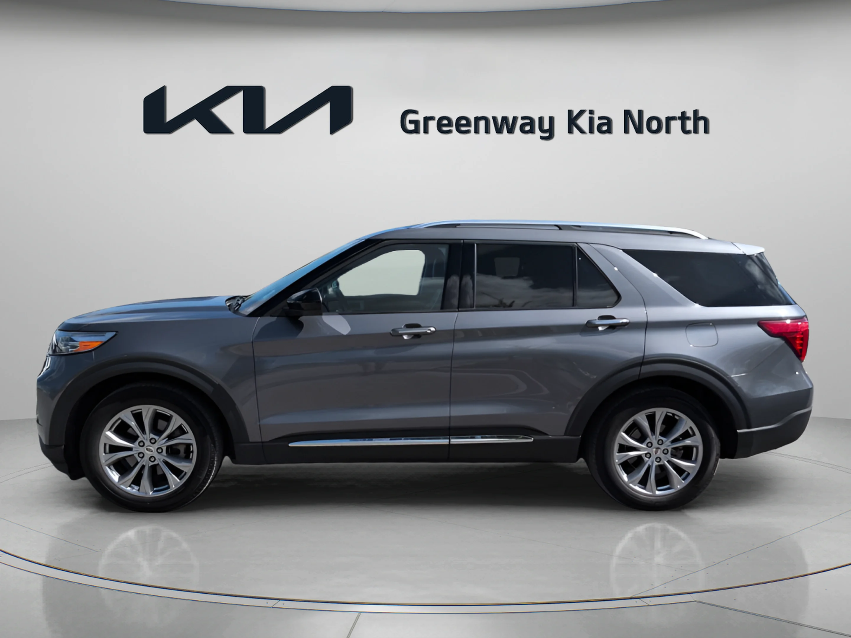 Used 2024 Gray Metallic Ford Limited image 5