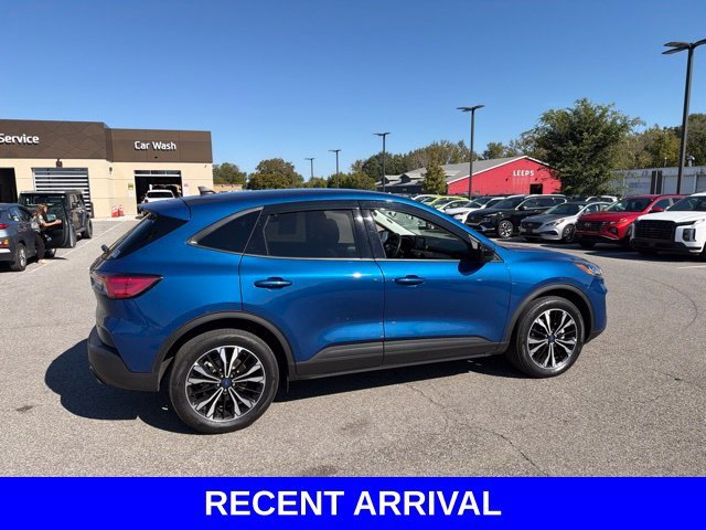 Used 2022 Blue Ford SE image 28