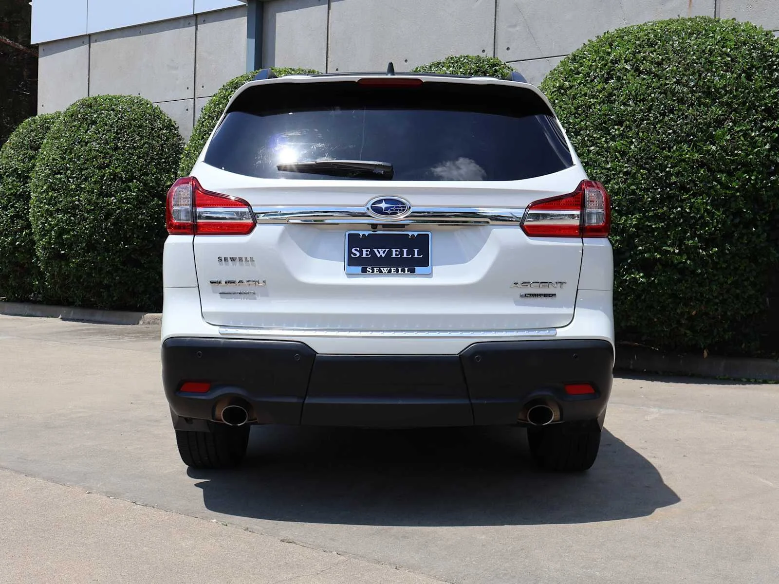 Certified Used 2022 Crystal White Pearl Subaru Limited image 9