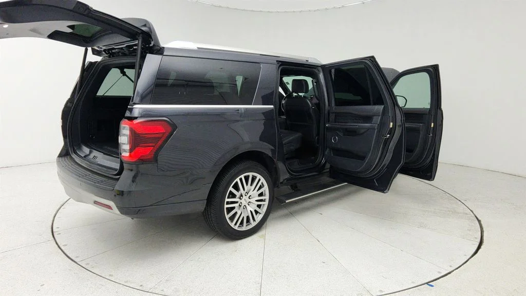 Used 2022 Gray Ford Platinum image 12