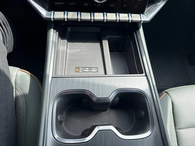 2026 GMC Acadia AT4 - Photo 32