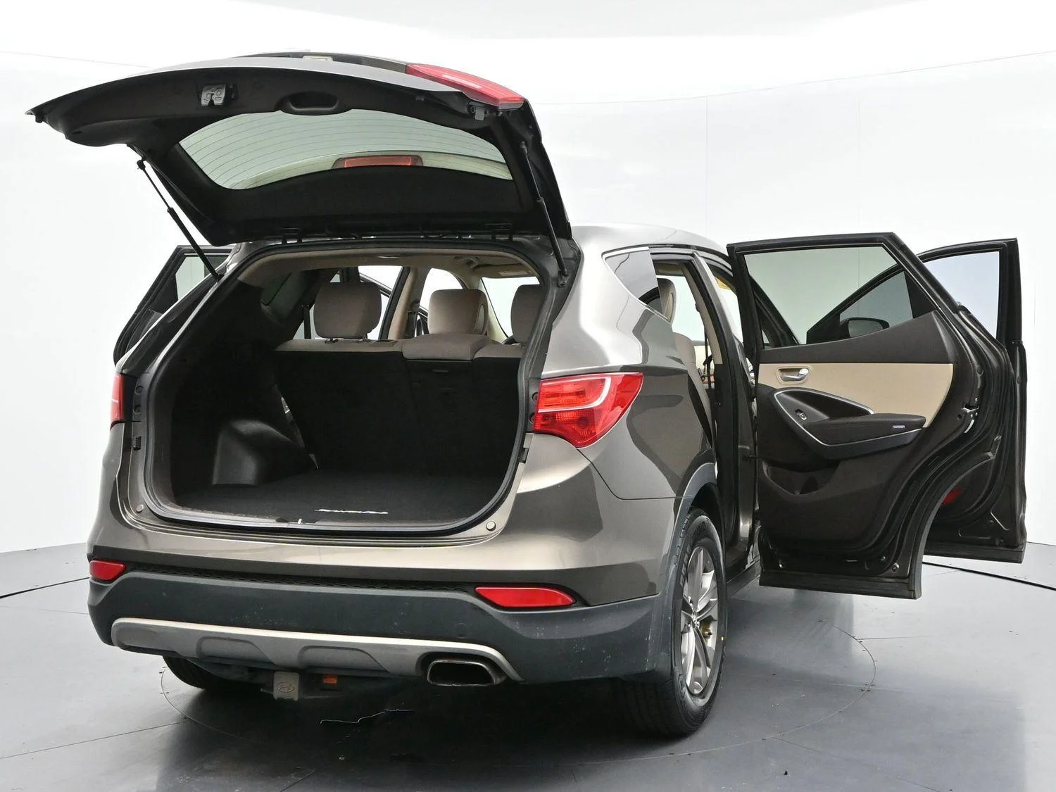 Used 2013 Cabo Bronze Hyundai Sport image 39