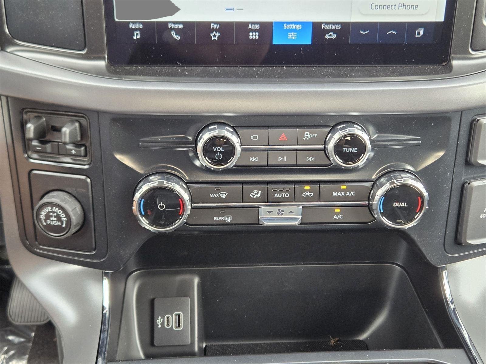 New 2026 Oxford White Ford XLT image 13