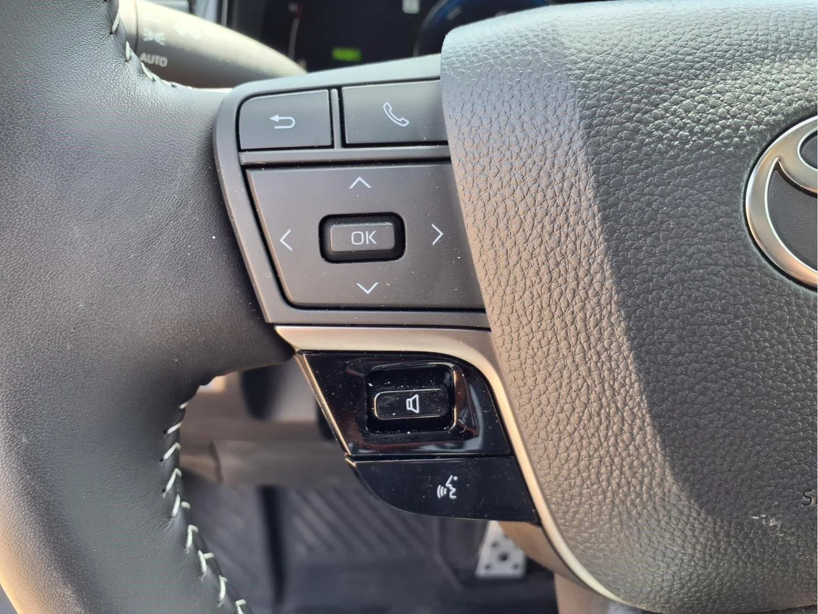 Used 2026 Reservoir Blue TOYOTA SE AWD image 19